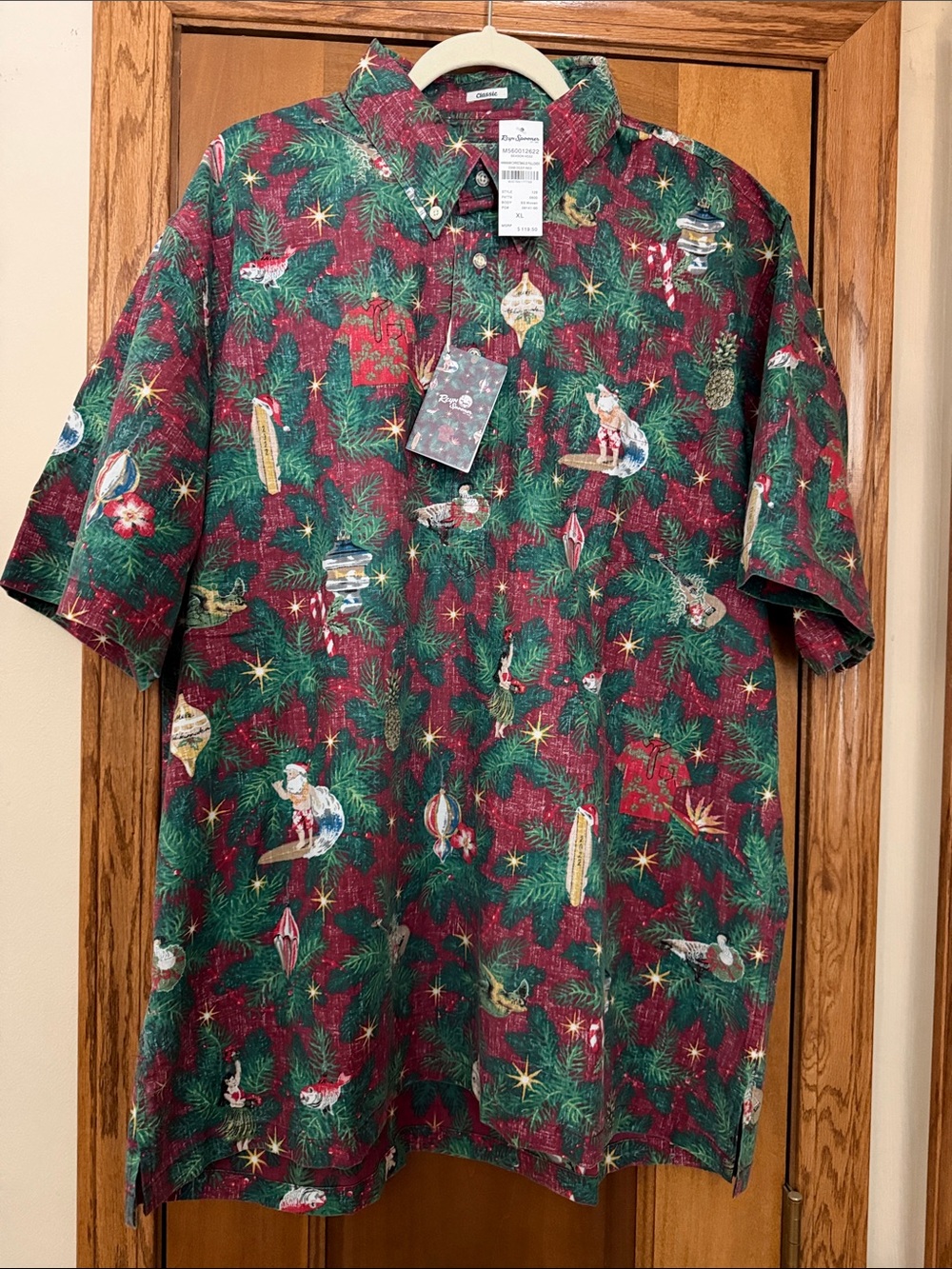 Reyn Spooner Red and Green Holiday Print Short-Sleeve Half Button-Down Shirt